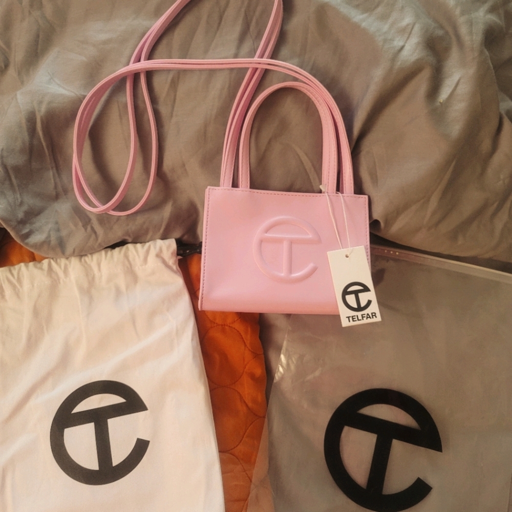 Bubble gum telfar small